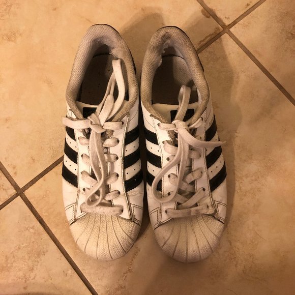 Adidas Superstar Shoe - Picture 3 of 6